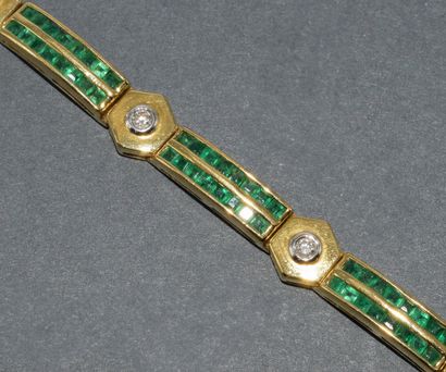 BRACELET in 18k (750/°°) yellow gold adorned...