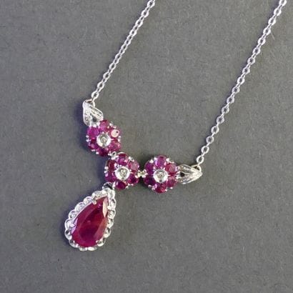 RAVINGING RAS-DE-COU NECKLACE in 18k (750/°°)...