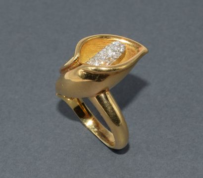 RING in 18k (750/°°) yellow gold signed G....