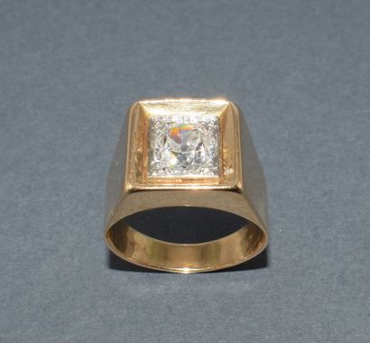 CHEVALIERE in 18k (750/°°) yellow gold set...