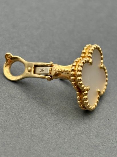 VAN CLEEF & ARPELS
PAIR OF EARRINGS in 18k...