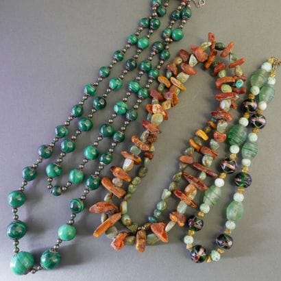 FANTAISIE LOT including resin necklaces,...