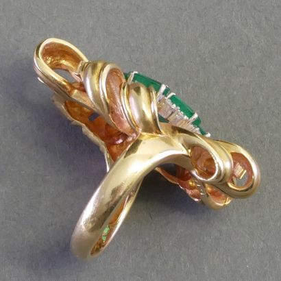 FLOWER RING in 18k (750/°°) yellow gold set...