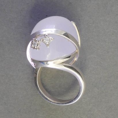 Silver ring (min. 800/°°) set with a large...
