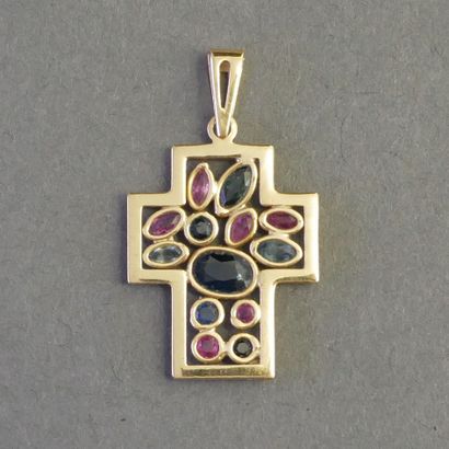 CROSS PENDANT in 18k (750/°°) yellow gold...