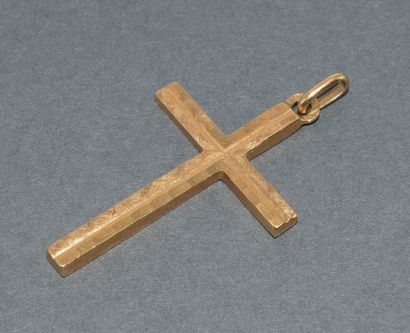 CROSS PENDANT in 18k (750/°°) yellow gold,...