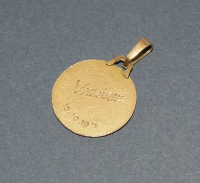18k (750/°°) yellow gold MEDAL featuring...