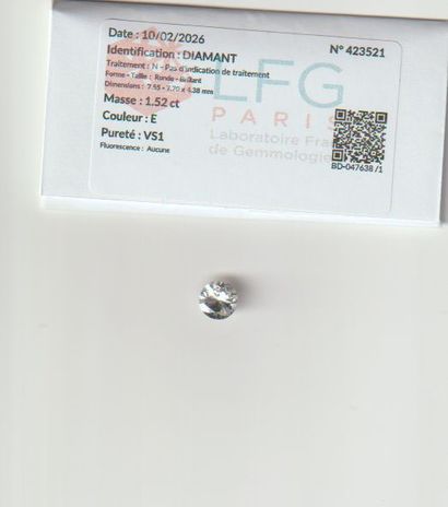 SOLITAIRE RING in platinum set with a 1.52...