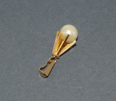 VINTAGE PENDANT in 18k (750/°°) yellow gold...