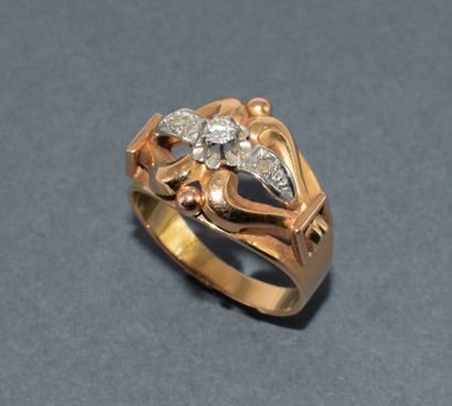 RING in 18k (750/°°) pink gold featuring...