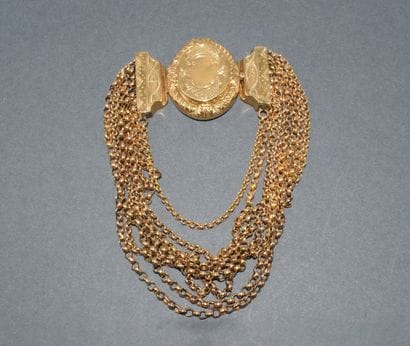 BRACELET in 18k (750/°°) yellow gold, multi-strand...