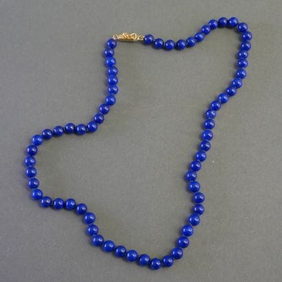 COLLAR of lapis lazuli pearls in chocker,...