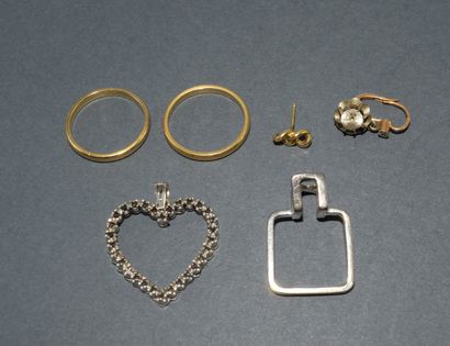 LOT in 18k (750/°°) yellow and white gold,...
