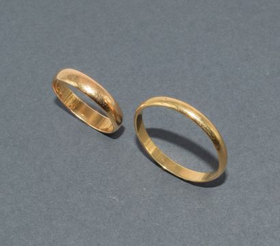 LOT OF 2 ALLIANCES in 18k (750/°°) yellow...
