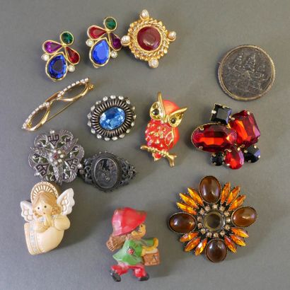 FANTAISIE LOT including necklaces, earrings...