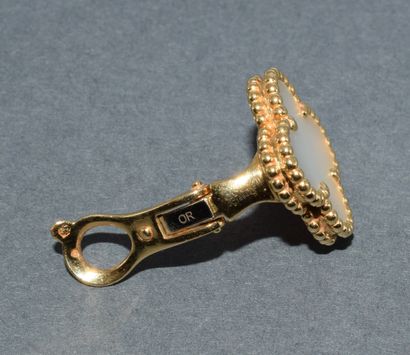 VAN CLEEF & ARPELS
PAIR OF EARRINGS in 18k...