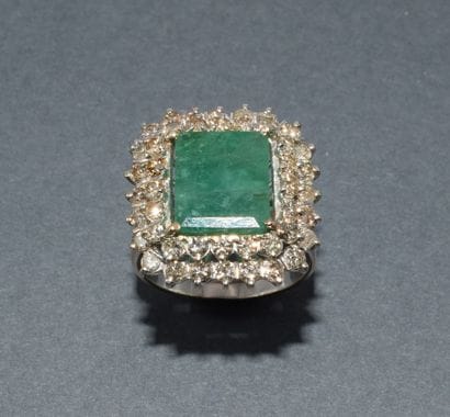 IMPOSSIVE RING in 18k (750/°°) white gold...