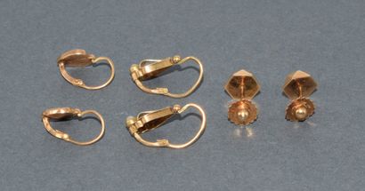 LOT in 18k (750/°°) yellow gold consisting...