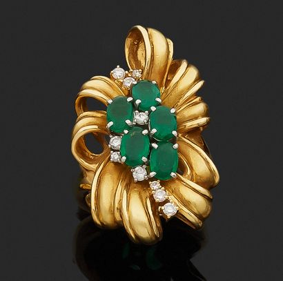 FLOWER RING in 18k (750/°°) yellow gold set...