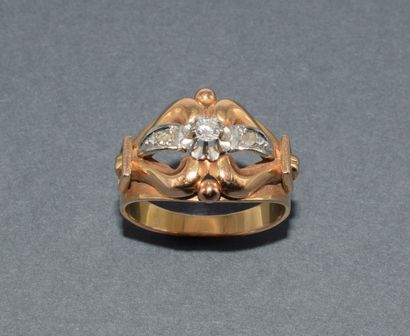 RING in 18k (750/°°) pink gold featuring...