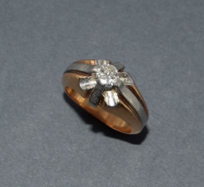 CHEVALIERE in 18k (750/°°) yellow and white...