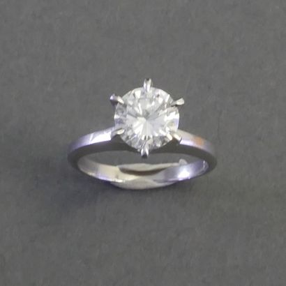 SOLITAIRE RING in platinum set with a 1.52...