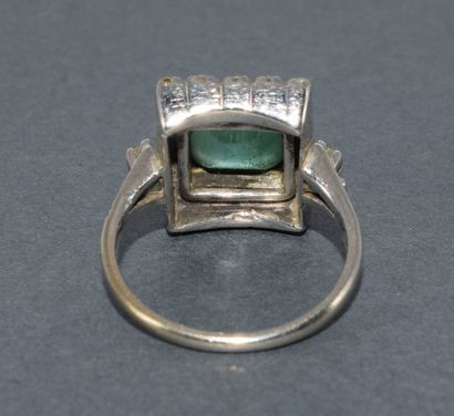 18k (750/°°) white gold rectangular ring...