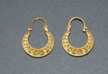 Set of 2 PAIRS OF CRÉOLES in 18k (750/°°)...