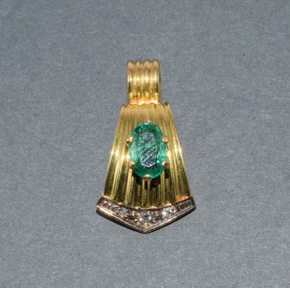 PENDANT in 18k (750/°°) yellow gold, set...