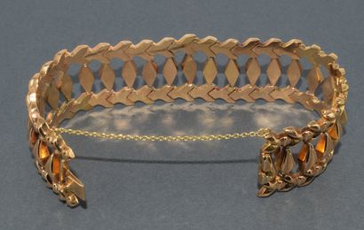 BRACELET in 18k (750/°°) yellow gold adorned...