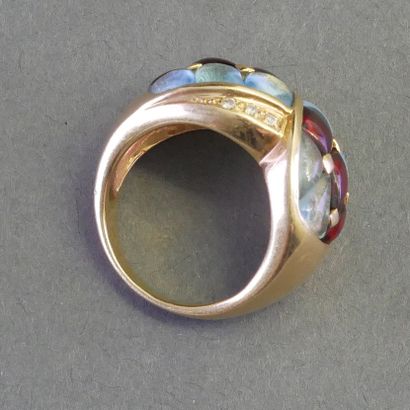 18k (750/°°) yellow gold BOMBED RING WITH...