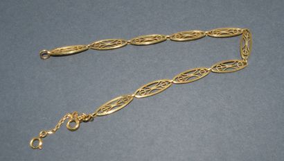 BRACELET in 18k (750/°°) yellow gold, oblong...