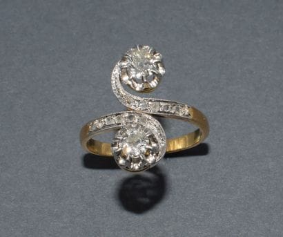 YOU & ME RING in 18k (750/°°) yellow gold...