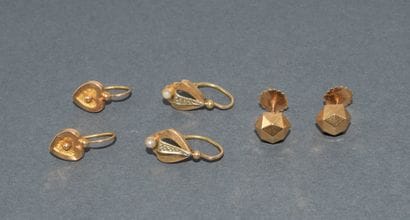 LOT in 18k (750/°°) yellow gold consisting...