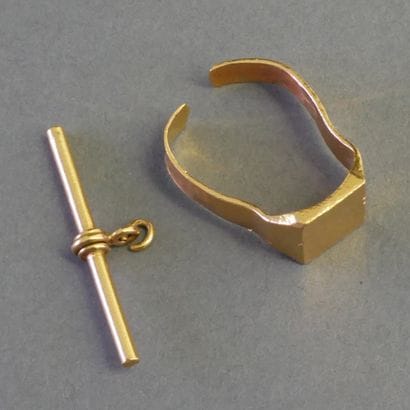 LOT of debris in 18k (750/°°) yellow gold,...