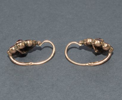 PAIR OF EARRINGS in 18k (750/°°) yellow gold...