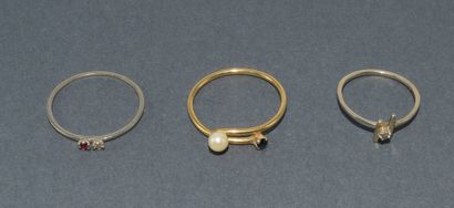 Lot of 3 RINGS in 18k (750/°°) yellow and...