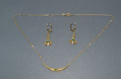 ENSEMBLE composé d’un collier en or jaune...