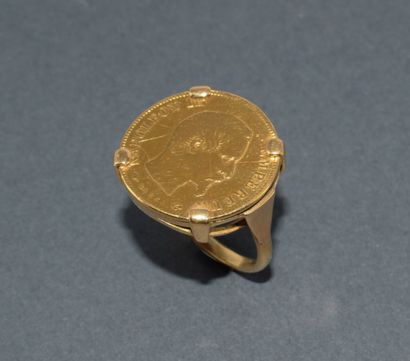 PIÈCE RING in 18k (750/°°) yellow gold adorned...