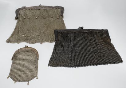 LOT IN SILVERED METAL comprising two chainmail...