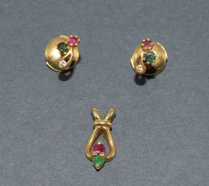 LOT in 18k (750/°°) yellow gold consisting...