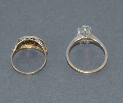 Lot of 2 RINGS in 18k (750/°°) white gold:
-...