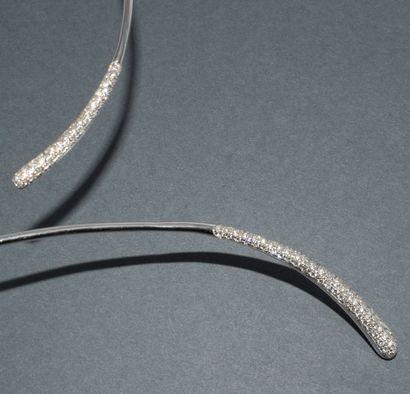 TORQUE NECKLACE in 18k (750/°°) white gold,...
