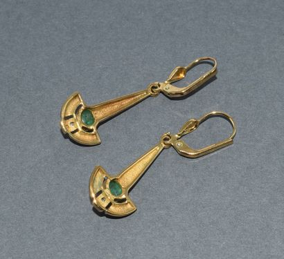 ENSEMBLE composé d’un collier en or jaune...