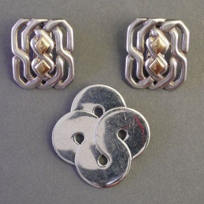 LOT DE BIJOUX en argent composé de :
- un...