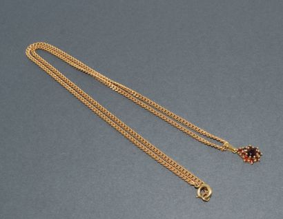 18k (750/°°) yellow gold PENDANT set with...