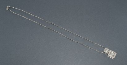 COLLIER en or blanc 18k (750/°°) retenant...