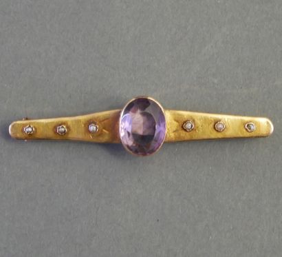 18k (750/°°) yellow gold brooch set with...