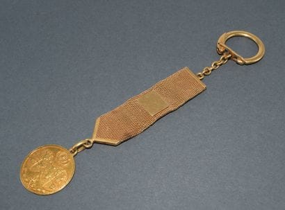 18k (750/°°) yellow gold KEY HOLDER holding...