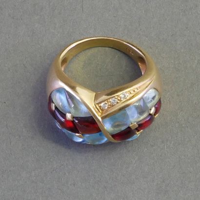 18k (750/°°) yellow gold BOMBED RING WITH...